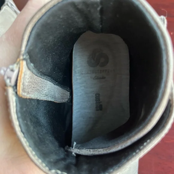 Clarks Cloud Steppers Gathered Rushed Metallic Taupe Pretty Ankle Boots Sz 6.5 - Picture 4 of 5